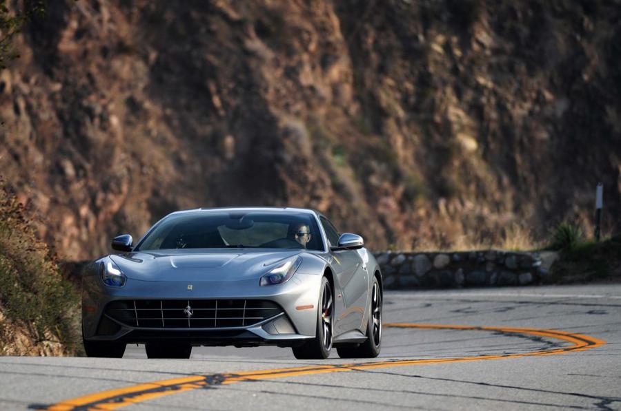  Ferrari F12berlinetta 2014 года  (фото 2 из 77)